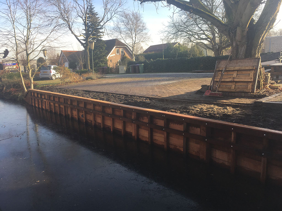 Beschoeiiingen en vlonders